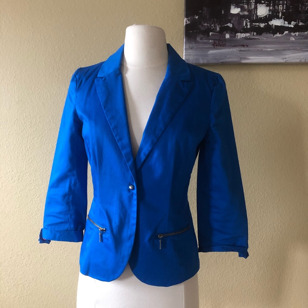 Blazer - Picture 3 of 3